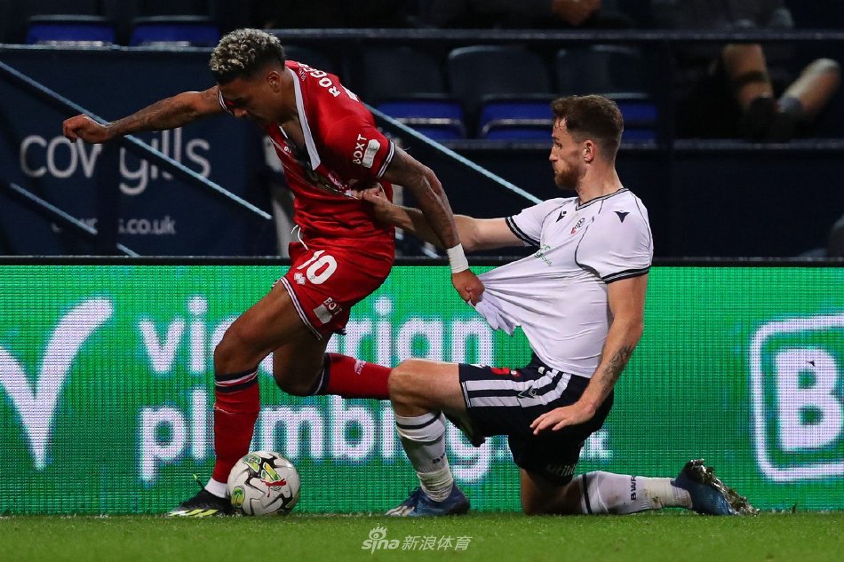 光辉下崭露 光辉下崭露